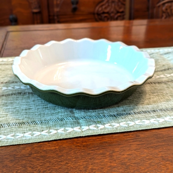 Emile Henry Other - Emile Henry 9" Ruffled Edge Green Ceramic Pie Dish/Pan